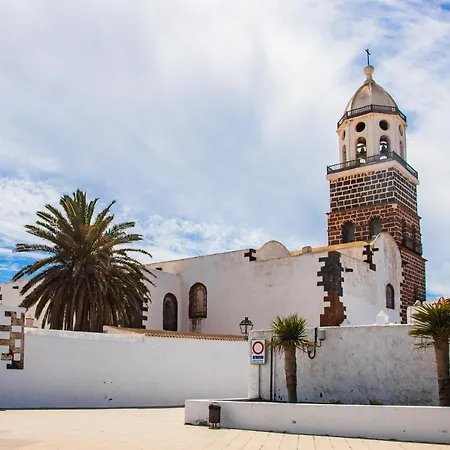 Guanapay Home, En El Centro De Teguise بيت للعطل *