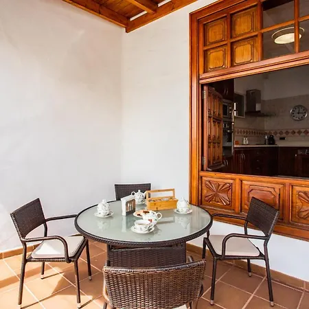 Guanapay Home, En El Centro De Teguise بيت للعطل